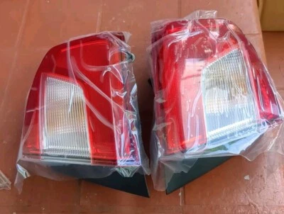 Un par de luces traseras/luces de freno exteriores lado izquierdo y derecho Chevrolet Cruze 2017.  Foto 1 de 4