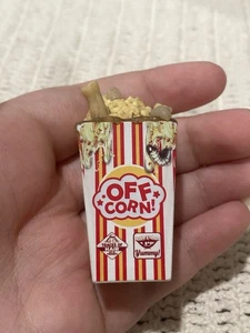 ZURU MEGA GROSS MINIS PALOMITAS DE MAÍZ con mordaza crujiente de cucaracha real regalo - Imagen 1 de 3