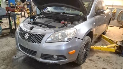 Suzuki Kizashi 2012 transmisión automática fabricante de equipos originales 77 k millas (LKQ ~ 438368001) Foto 1 de 4