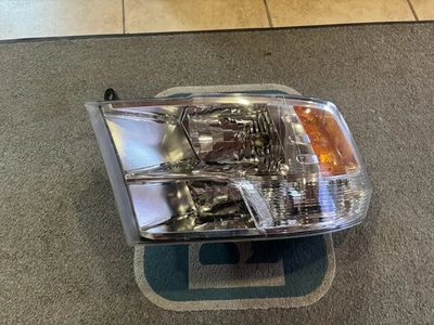 Conjunto de faros laterales izquierdo halógenos cuádruples OEM para Dodge Ram 1500 2500 3500 2009-2018 Foto 1 de 4