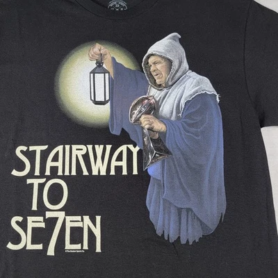 NE Patriots Stairway to Se7en Belichick Boston Ropa Deportiva Camisa Para Hombres S Negra Foto 1 de 4