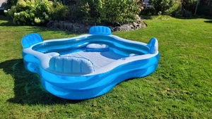 neuwertiger Swimmingpool Familienpool 230×230x66 m. Sitzen und Getränkehaltern - Bild 1 von 4