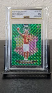 2024 Panini Mosaic - Rookies Jayden Daniels #302 Green Mosaic Prizm (RC) - Picture 1 of 2