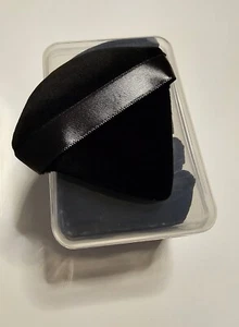 2 - 6 Pack Black Triangle Powder puffs - Picture 1 of 3