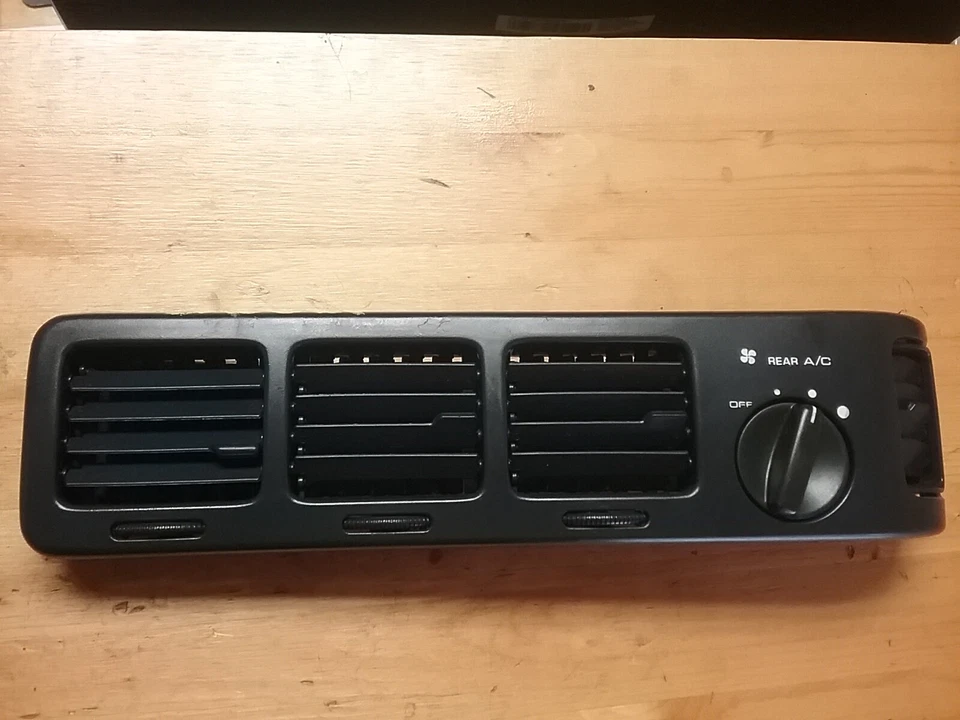 Mazda MPV 1991-1995 tablero delantero izquierdo ventilación de aire con interruptor de control de aire acondicionado  Foto 1 de 4