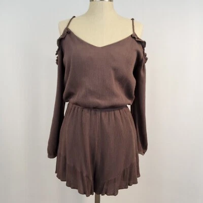 Mameluco de hombro abierto She + Sky talla mediana manga 3/4 volantes marrón con cuello en V forrado Foto 1 de 4