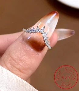 Real 925 Sterling Silver Ring Wishbone Chevron Sparkly Zircon CZ Dainty Crown V - Picture 1 of 4