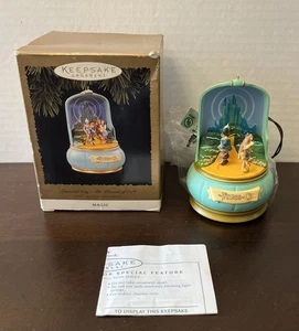 Hallmark Keepsake 1996 Ornamento Mago de Oz Esmeralda Ciudad Luz Movimiento Música - Imagen 1 de 9
