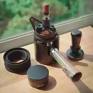 IKAPE Strumento di Distribuzione Agitatore Espresso Rotante per Barista, 0,4MM con Supporto - Foto 1 di 11