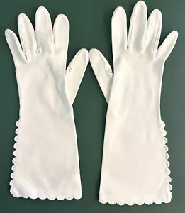 Vintage 60s 1960's Heavy Soft White Cotton Gloves 6.5 Embroidered Scalloped Edge - Picture 1 of 5