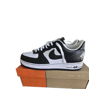 Nike Air Force 1 Low QS Fat Joe Terror Squad Blackout Mens Sz 11.5 DS FJ5756-100 - Picture 1 of 9