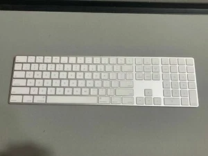 Apple A1843 Wireless Rechargeable Bluetooth Magic Keyboard With Numeric Keypad - Picture 1 of 3