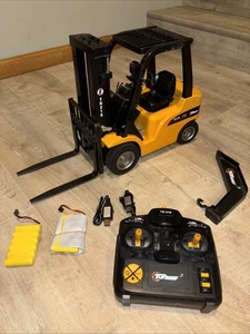 Carretilla elevadora Top Race Tr-216 con dos cargadores y tres juegos de baterías - Imagen 1 de 20