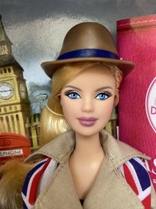 Barbie Dolls of the World UK Dolls of the World 2012 - Picture 1 of 15
