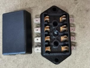 Classic Mini fuse box & lid, 4 line fuses 76-94 RTC440A cooper rover Austin 