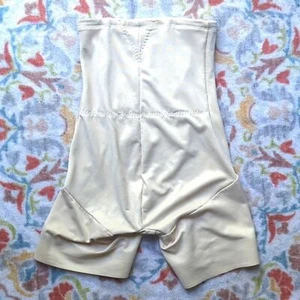 Flesh Colored Half Body Shape Wear by Miraclesuit Small - Imagen 1 de 9