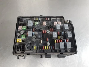 Conjunto de caja de fusibles bloque de conexiones de motor Chevy Cobalt G5 2008-2010 OEM 25894223 - Imagen 1 de 17