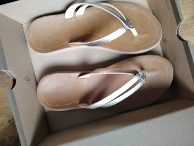 Chinelo OluKai Kapehe Luana em Borbulhante/Saara na Nordstrom, Tamanho 9 - Imagem 1 de 4