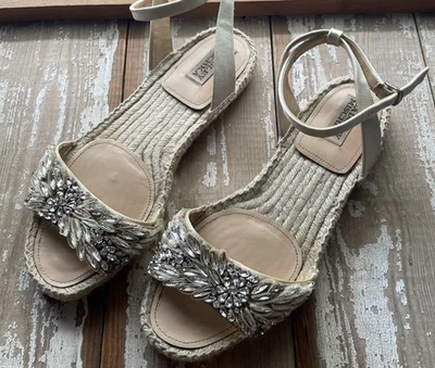 Sandalia Badgley Mischka Alpargata Desnudo Estrás con Joyas 7.5 Foto 1 de 4