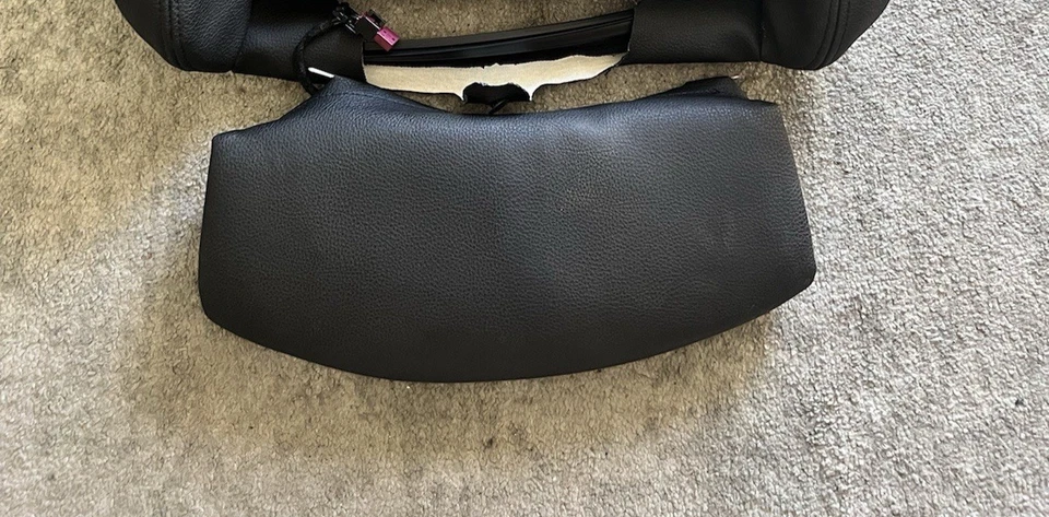 Almohadilla de soporte para muslo asiento delantero derecho negro OEM BMW SERIE 2 3 M235i F22 F23 Foto 1 de 2