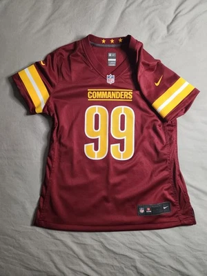 Camiseta de fútbol americano Chase Young Washington Commanders Nike para mujer talla grande roja NUEVA Foto 1 de 4