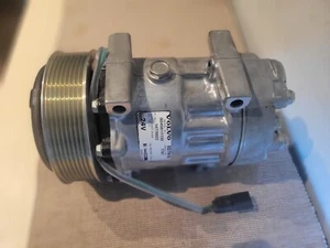 14778022 Volvo Genuine amAC Compressor / Excavator/loader - Picture 1 of 12