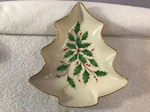 Lenox holiday dimension coll christmas tree shaped dish holly & berry EX4102 - Picture 1 of 6