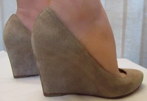 Authentic Christian Louboutin Beige Pipina 55 Suede Wedges Size EU 36.5 or US 6 - Picture 1 of 12