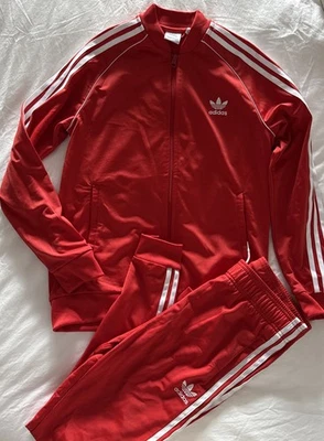 Tuta da ginnastica Adidas ragazzo rossa 2 pezzi taglia 13/14 - Immagine 1 di 4
