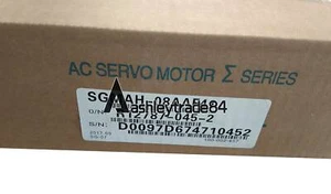 ONE NEW YASKAWA SERVO MOTOR SGMAH-08AAF41 - Picture 1 of 3