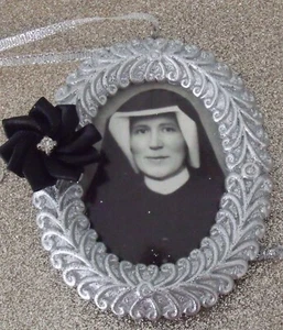 Nuevo Santa Faustina Divina Misericordia Santa Marco Religioso Adorno de Navidad - Imagen 1 de 3