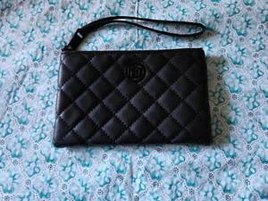 Badgley Mischka Diamond Quilting Wristlet Clutch Black Vegan Leather BM4087  - Picture 1 of 5