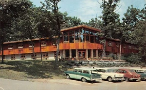 George Williams Collage Camp Frank Meyer Dorm  Williams Bay, WI 1950's Postcard  - Imagen 1 de 2