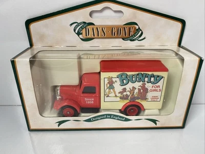 Camión Lledo Day’s Gone 1950 Bedford 30 cwt Bunty para niñas desde 1958 juguete en caja Foto 1 de 4