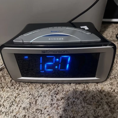 Emerson CKS9031 Smart Set Reloj Despertador Doble Radio AM/FM *Probado y Funciona* Foto 1 de 4