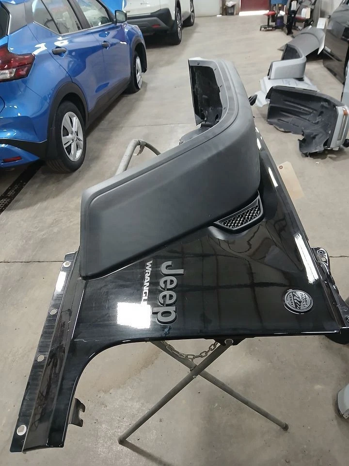 Guardabarros izquierdo conductor para 2024 Wrangler 2958754 Foto 1 de 1