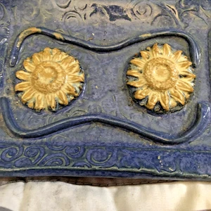 Rallador de ajo de cerámica de estudio vintage doble girasol o margarita cerámica hecha a mano - Imagen 1 de 5
