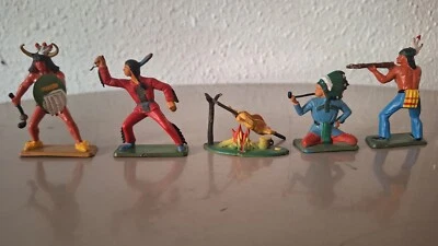 LOT STARLUX Far West - 4 figurines Indiens et 1 accessoire - Bon état - Photo 1/2