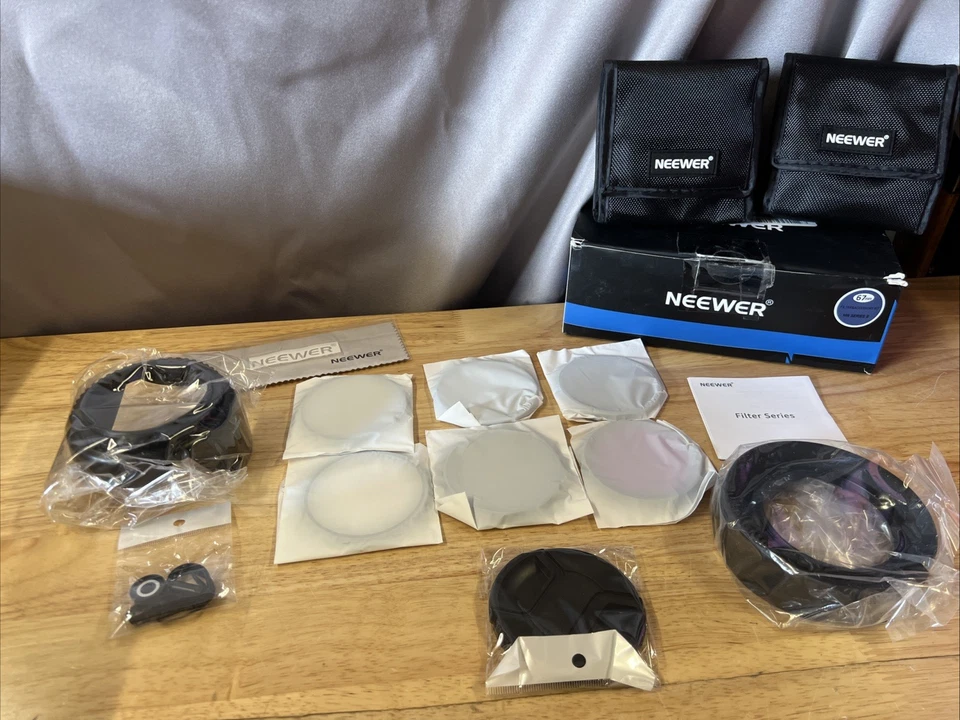 NEEWER 67mm Clip On Filters Kit for Phone & Camera, CPL, ND32 ND Filter - Image 1 of 4