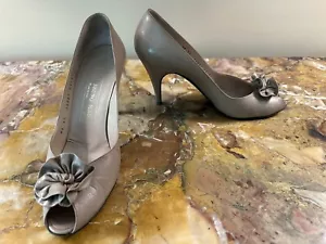 Vintage Bruno Magli Cream Open-Toe leather Heels/Pumps 8 1/2 AA ITALY - Picture 1 of 6