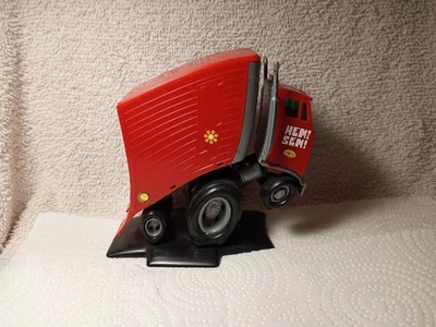 MONOGRAM MODEL TOM DANIELS HEMI SEMI BUILT MODEL.RED. - Image 1 of 4