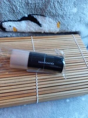 BAREMINERALS  BEAUTIFUL FINISH BRUSH NEW  LTD ED MID SIZE - Image 1 of 2