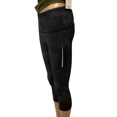 Karma Estampado Kyla Crop Capri Leggings XS Negro Camuflaje Patrón Yoga Pantalones Foto 1 de 4