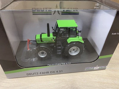 Tractor 4905 Universal Hobbies Deutz Fahr DX 4.51 escala 1:32 Foto 1 de 3