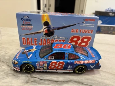 Dale Jarrett 2000 Fuerza Aérea Fuerzas Armadas Nascar 1/24 Diecast Cuidado de Calidad #88 Foto 1 de 4