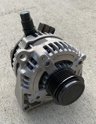 ACDelco GM 84143543 Alternator Like New Condition Denso 12v Alternator  - Image 1 of 4
