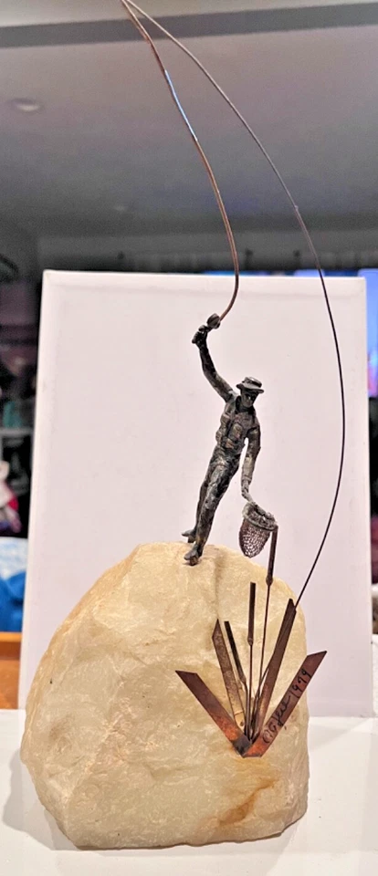 Escultura de pescador vintage de Curtis Jere firmada 1979 Foto 1 de 4