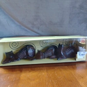 Pier 1 Wood Carved Cat Kitten Photo Holder Note Card Recipe Wire Tail Set of 3 - Picture 1 of 9