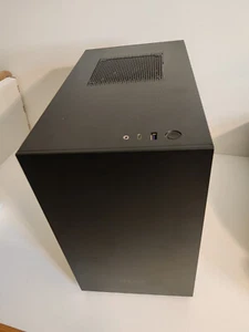 NZXT Computer Case H210 Mini-ITX with box - Picture 1 of 10