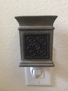 Scentsy "Jane" Scaldacera Plug-In, Ritirato, Mini - Foto 1 di 5